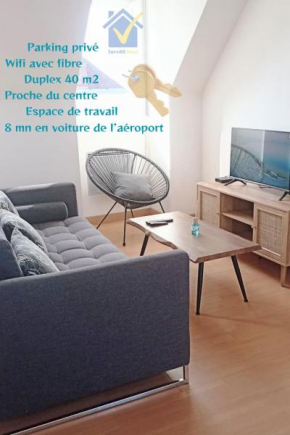 SERVALLHOST- Duplex Proche Centre Parking et Fibre inclus